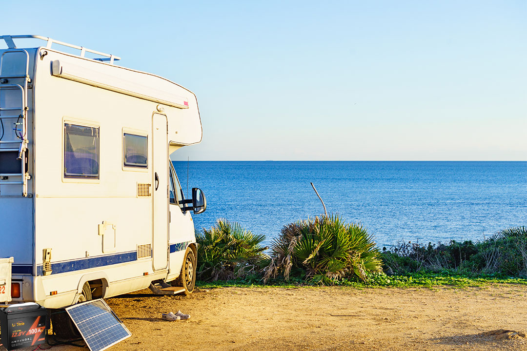 You are currently viewing 6 Best 12V Batteries for RV and Dry Camping: A Comprehensive Guide