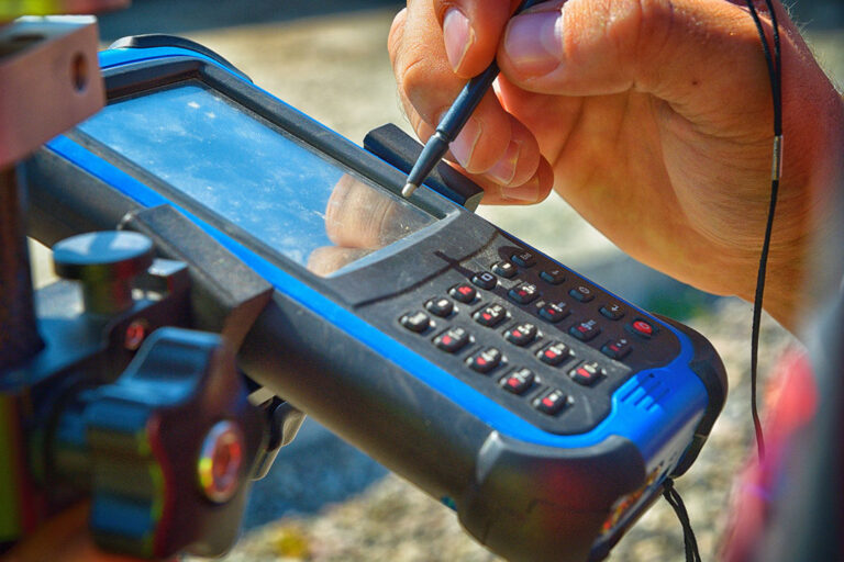 6 Best Handheld GPS for Surveying in 2024 Trakkit GPS