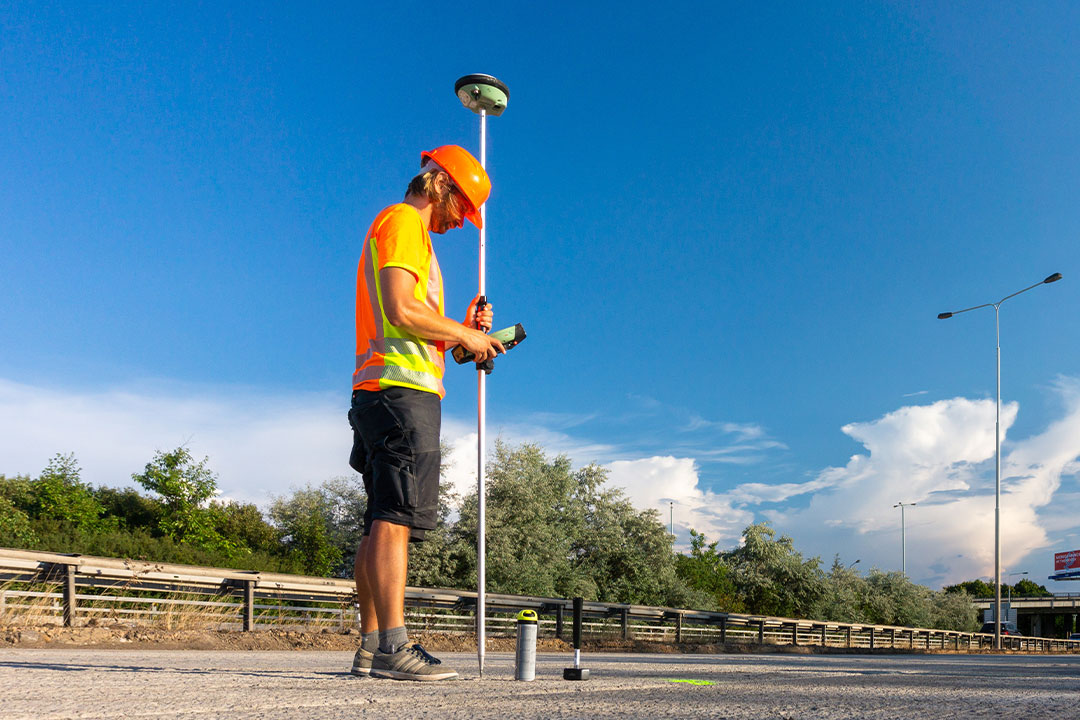 You are currently viewing How to Use Handheld GPS for Surveying